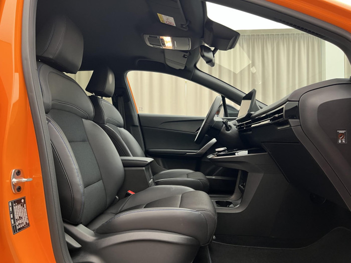 MG MG4 EV EXCLUSIVE 64 kWh CZ 1.maj. Exclusive