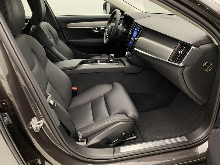 Volvo V90 CC B4 AWD BRIGHT PLUS AUT CZ