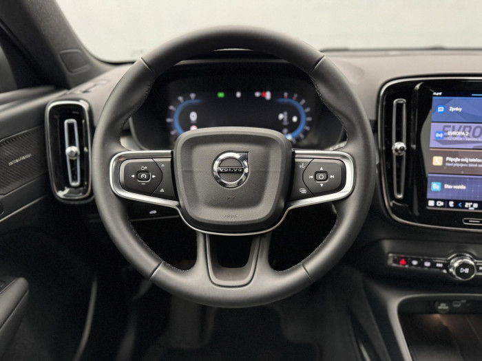 Volvo XC40 B3 DARK PLUS CZ 1.maj