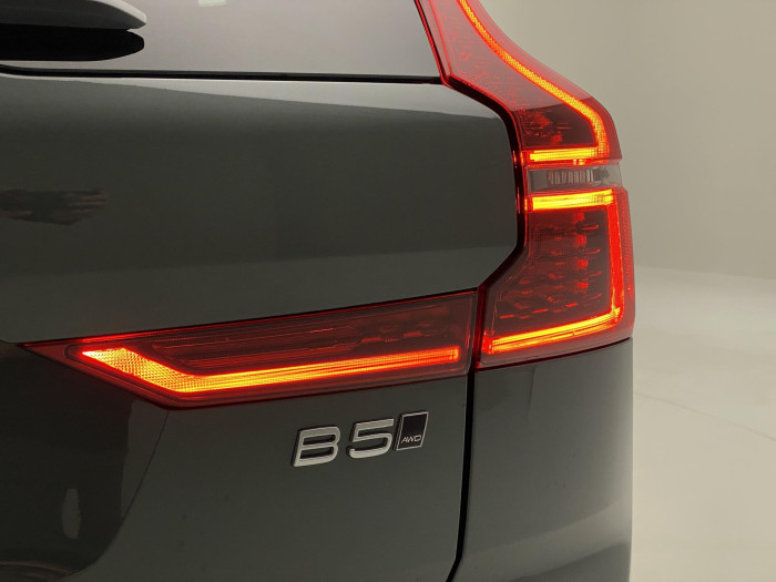 Volvo XC60 B5 AWD AUT DARK PLUS