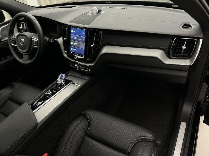 Volvo XC60 B5 AWD BLACK EDITION AUT 1.maj 2.0 Edition