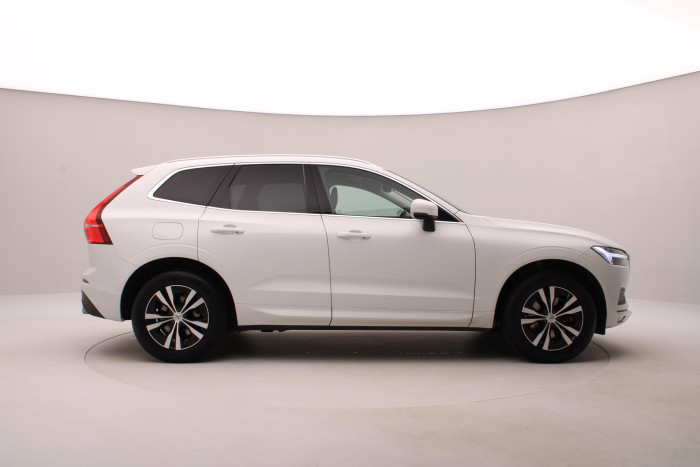 Volvo XC60 B4 AWD MOMENTUM AUT CZ 2.0 Momentum