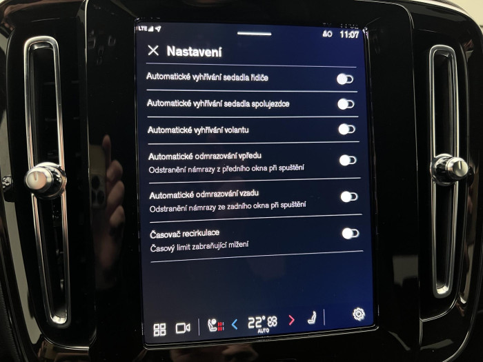 Volvo XC40 B3 ULTRA DARK AUT CZ 1.maj.