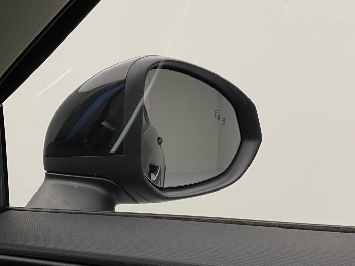 Lynk & Co 01 PHEV DCT AUT 1.maj