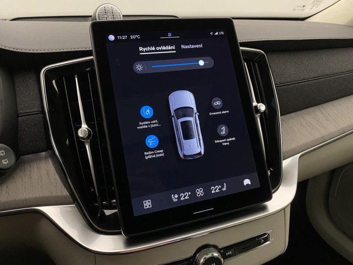 Volvo XC90 T8 AWD RECHARGE DARK ULTRA 7m