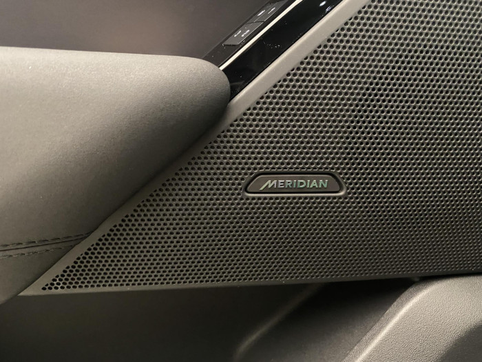 Land Rover Range Rover Velar D300 DYNAMIC SE AWD REZERVACE 3.0 d Dynamic SE