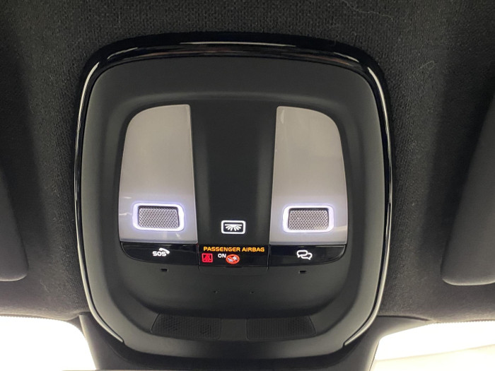 Volvo XC40 B3 DARK PLUS AUT CZ