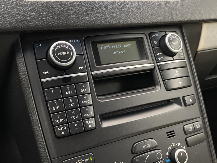 Volvo XC90 2.4 D5 AWD SUMMUM AUT 7 míst 2.4 d Summum