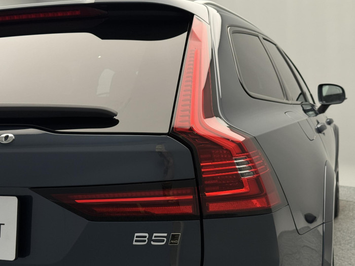 Volvo V90 CC B5 AWD ULTIMATE AUT 1.maj 2.0 CC CC