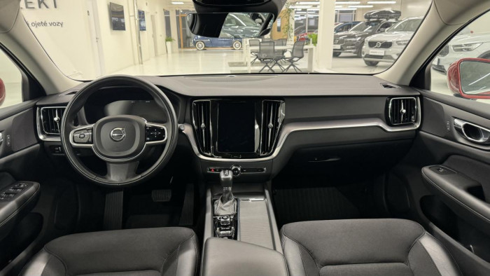 Volvo V60 D4 MOMENTUM ADVANCED REZERVACE 2.0 d Momentum