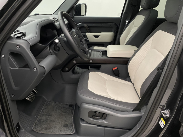 Land Rover Defender 110 D300 X-DYNAMIC HSE AWD 7m 3.0 d Dynamic