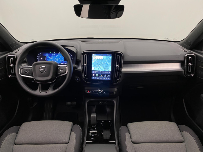 Volvo XC40 B3 DARK PLUS REZERVACE