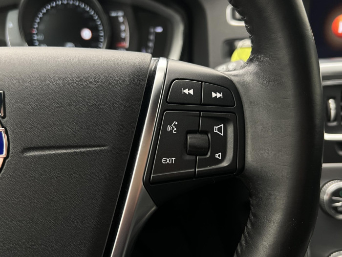 Volvo V60 CC D4 AWD SUMMUM AUT 2.4 d CC CC Summum