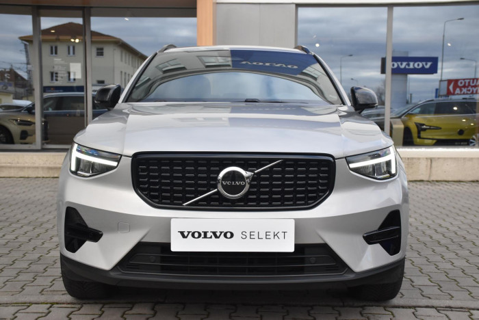 Volvo XC40 B3 PLUS DARK AUT 1.maj CZ