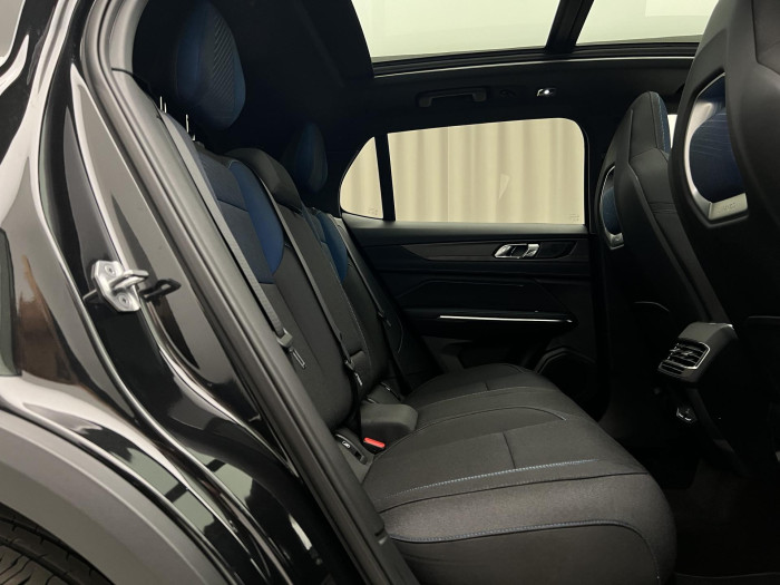 Lynk & Co 01 PHEV DCT AUT 1.maj.