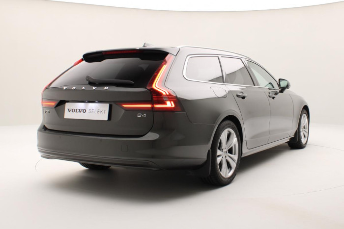 Volvo V90 B4 MOMENTUM AUT REZERVECE 2.0 Momentum