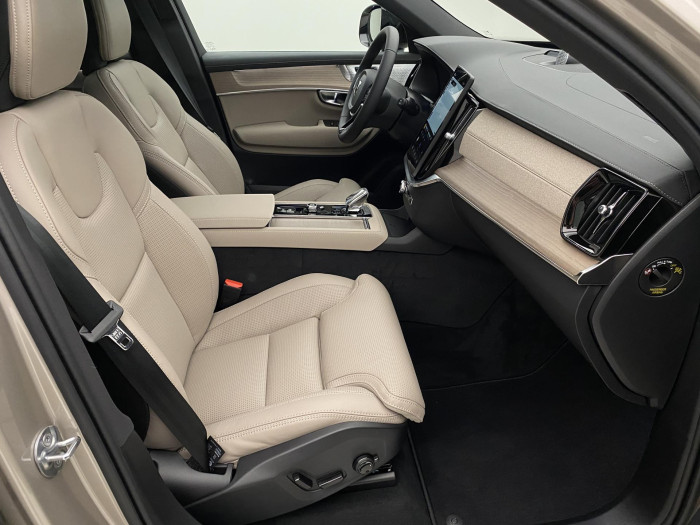 Volvo XC90 T8 AWD RECHARGE DARK PLUS 7m
