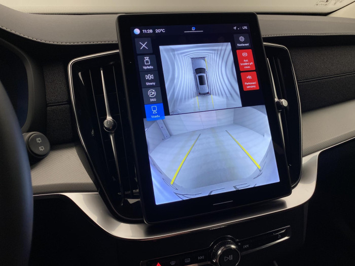 Volvo XC90 T8 AWD RECHARGE CORE AUT CZ 7m