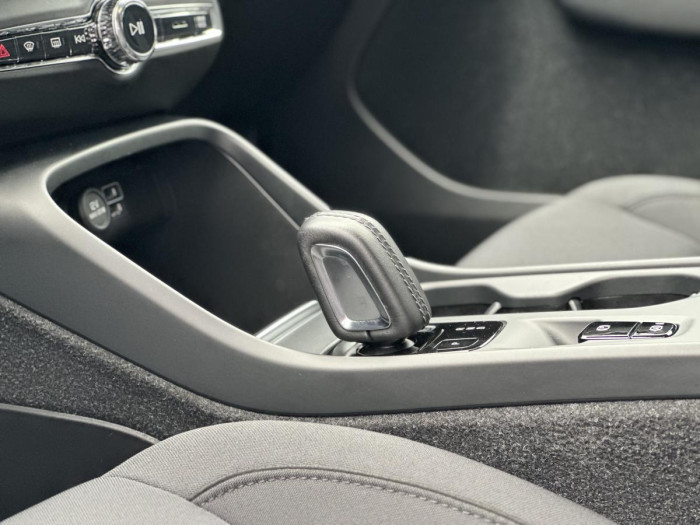Volvo XC40 B4 AWD MOMENTUM ADVANCED 1.maj 2.0 Momentum