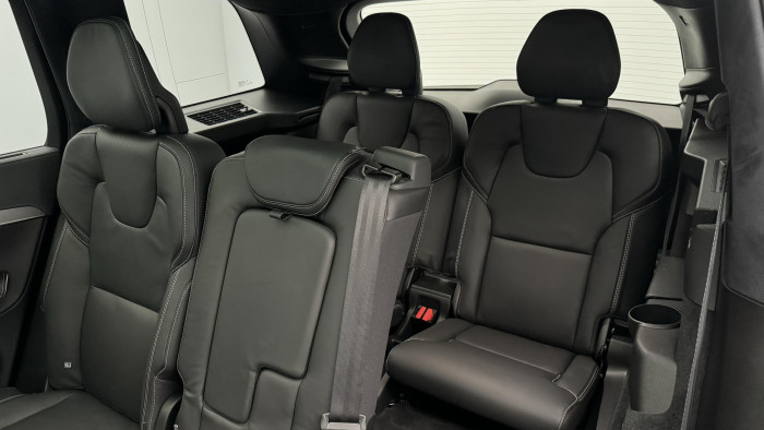 Volvo XC90 B5 AWD ULTIMATE REZERVACE
