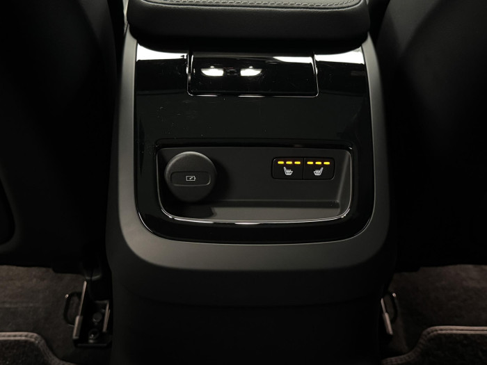 Volvo V90 T8 AWD RECHARGE REZERVACE