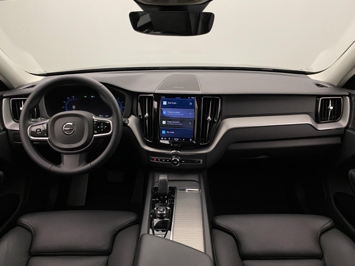 Volvo XC60 B4 AWD R-DESIGN REZERVACE