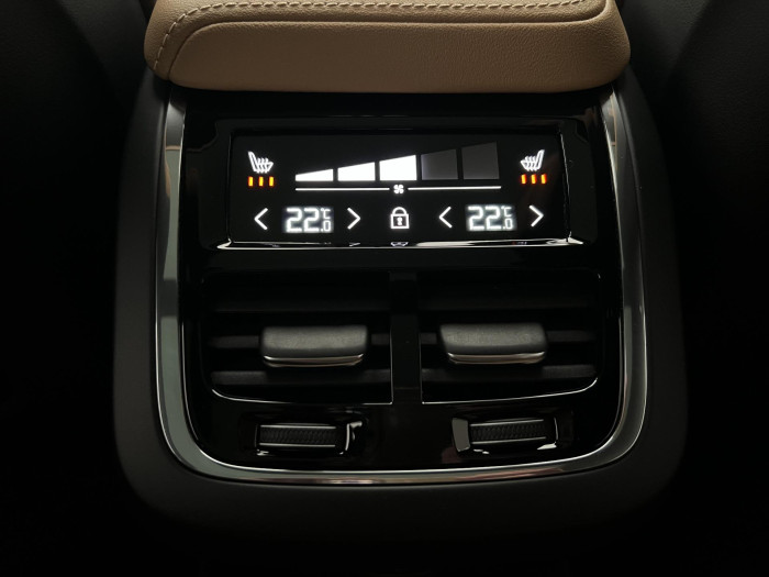 Volvo V60 CC B4 AWD ULTIMATE AUT 1.maj. 2.0 CC CC