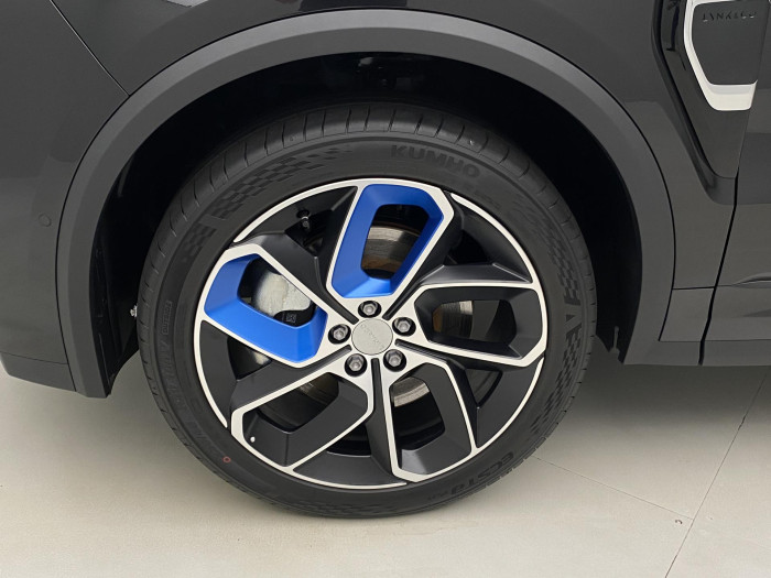 Lynk & Co 01 PHEV DCT AUT 1.maj