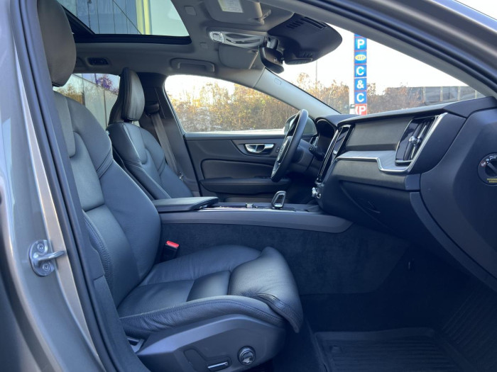 Volvo V60 CROSS COUNTRY B4 AWD Aut 1.maj