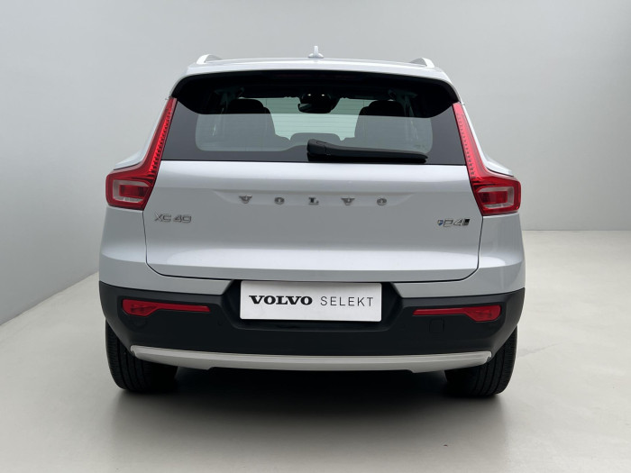Volvo XC40 D4 AWD MOMENTUM PRO AUT CZ 2.0 d Momentum