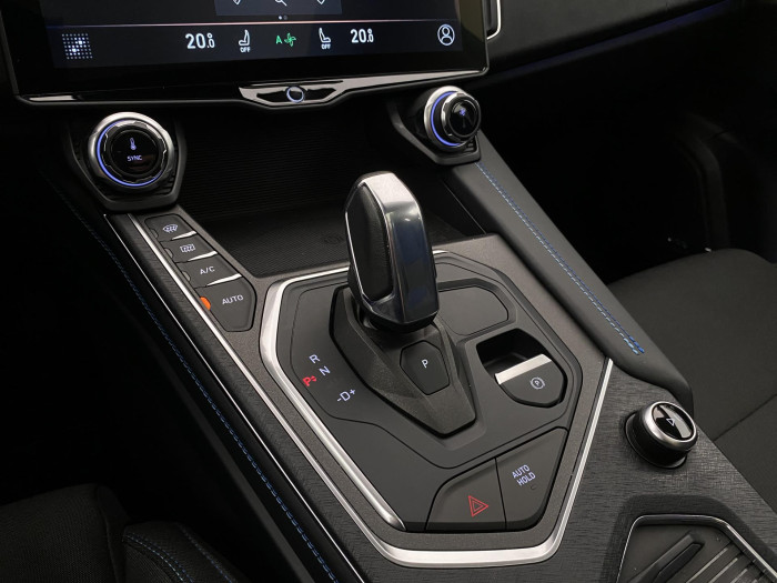 Lynk & Co 01 HEV DCT AUT 1.maj