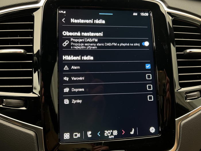 Volvo XC90 T8 AWD RECHARGE ULTRA DARK CZ