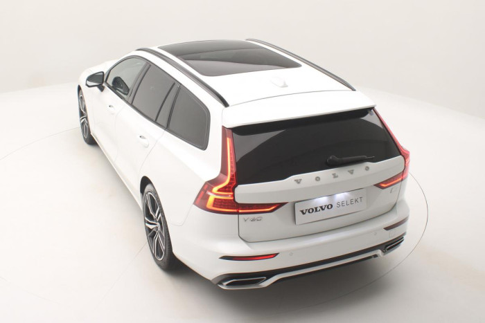 Volvo V60 T6 AWD RECHARGE REZERVACE
