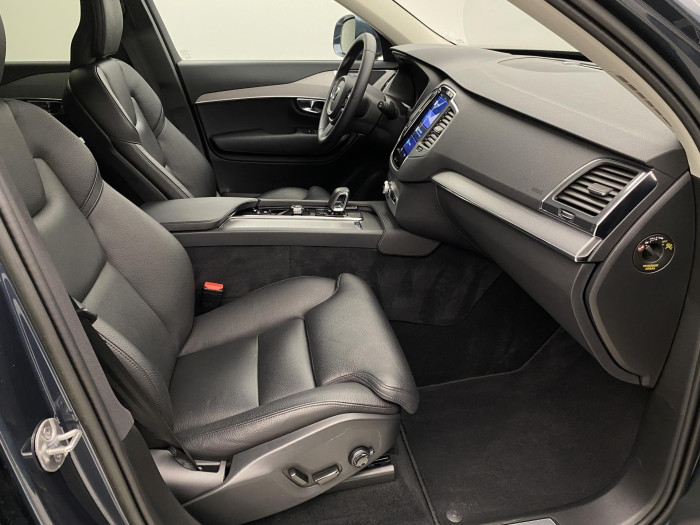 Volvo XC90 T8 AWD RECHARGE CORE 7míst