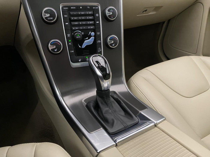Volvo XC60 D4 AWD SUMMUM REZERVACE 2.4 d Summum