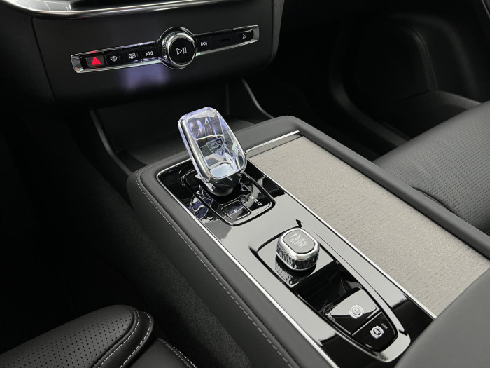 Volvo XC90 T8 AWD RECHARGE DARK ULTRA AUT