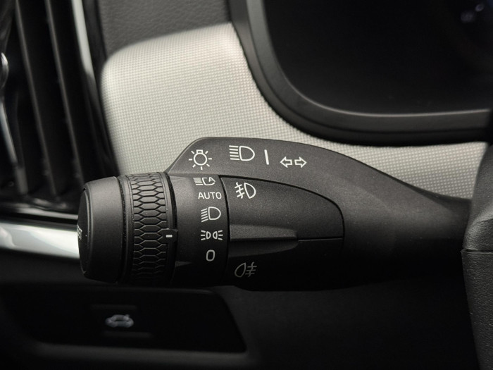 Volvo V90 CC B4 AWD PLUS BRIGHT AUT CZ