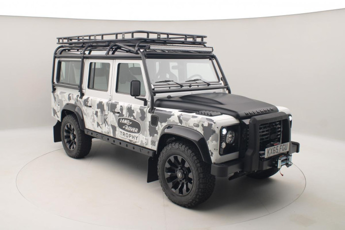 Land Rover Defender WORKS V8 TROPHY II 1 z 25 5.0 V8