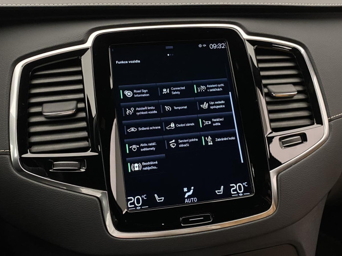 Volvo XC90 B5 AWD INSCRIPTION REZERVACE