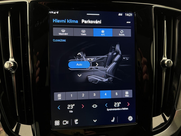 Volvo V60 T6 AWD RECHARGE ULTRA BRIGHT