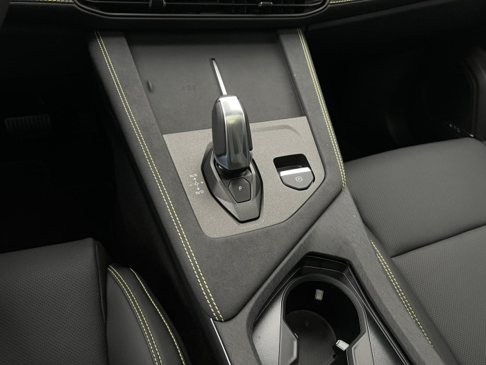 Lynk & Co 01 MORE PHEV