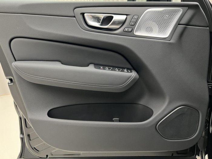 Volvo XC60 T8 AWD RECHARGE BLACK ULTRA