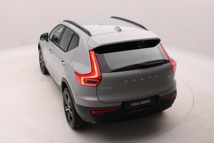 Volvo XC40 B3 DARK PLUS AUT CZ