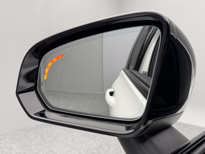 Volvo V60 T6 AWD Plug-in DARK ULTRA