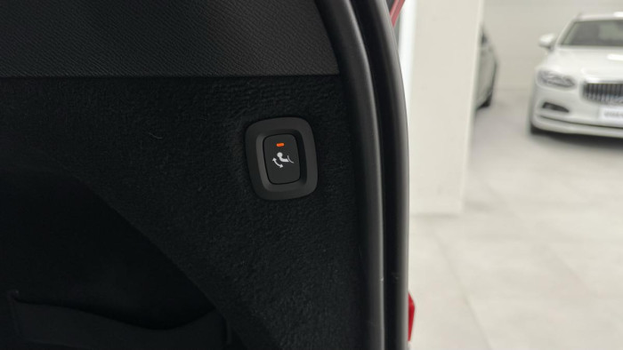 Volvo XC90 T8 AWD RECHARGE REZERVACE