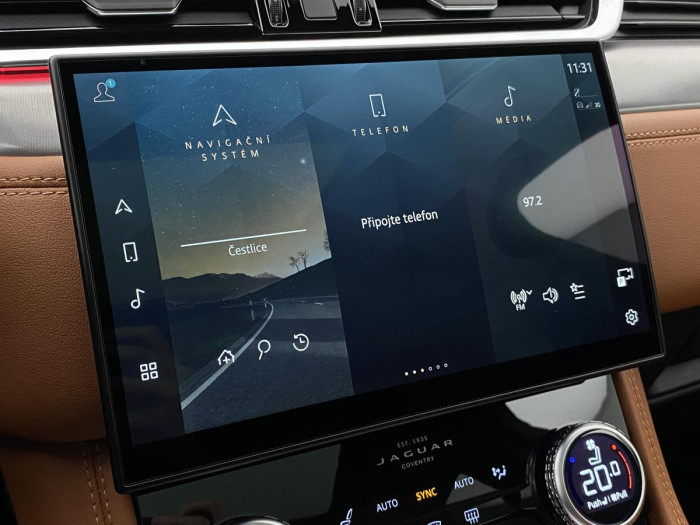 Jaguar F-Pace D300 R-DYNAMIC SE REZERVACE 3.0 d Dynamic SE