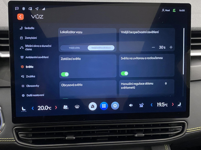 Lynk & Co 01 01 MORE PHEV