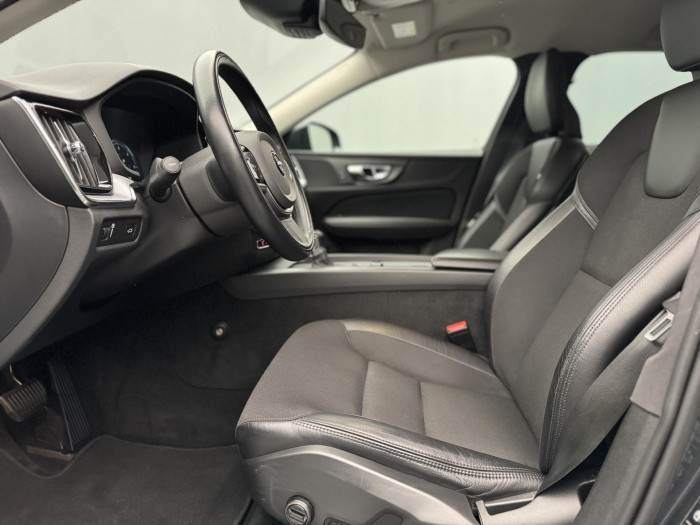 Volvo V60 CC D4 AWD MOMENTUM CZ 1.maj 2.0 d CC CC Momentum