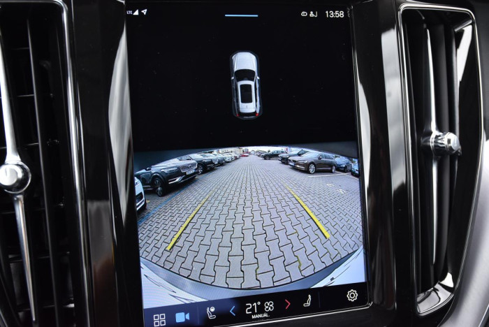 Volvo XC60 B4 AWD MOMENTUM REZERVACE 2.0 Momentum