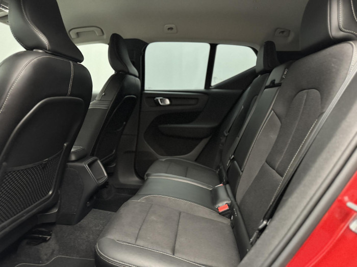 Volvo XC40 T3 MOMENTUM CZ 1. maj. 1.5 Momentum
